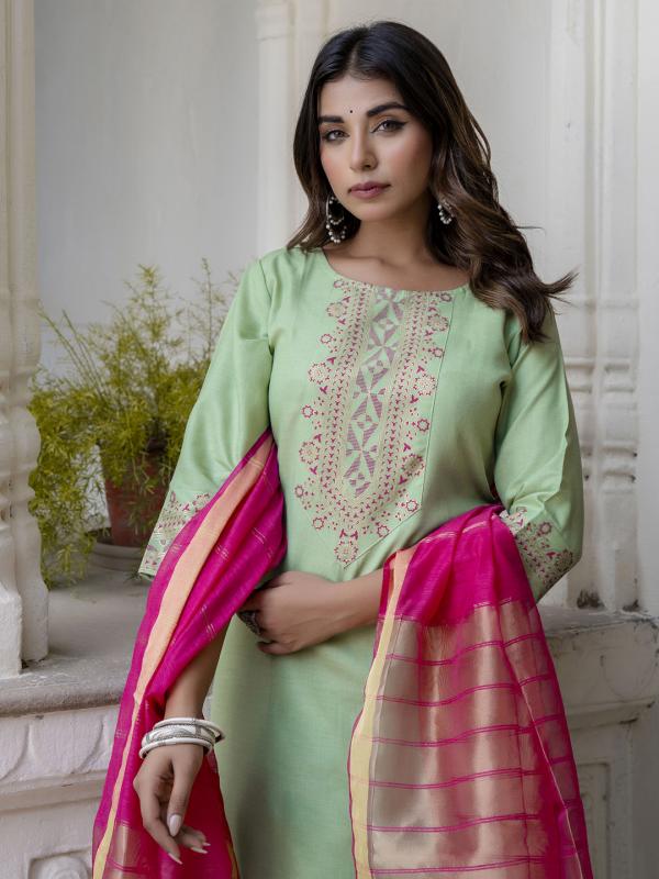 VP 9618M Kurta Set with Dupatta Foil Print Kurta Set for Women